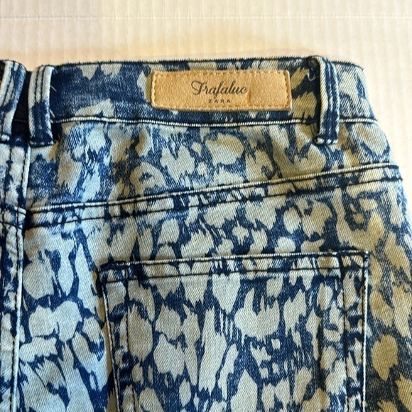 Zara Trafaluc jegging stretchy lightweight denim pants with animal print design - Picture 8 of 9